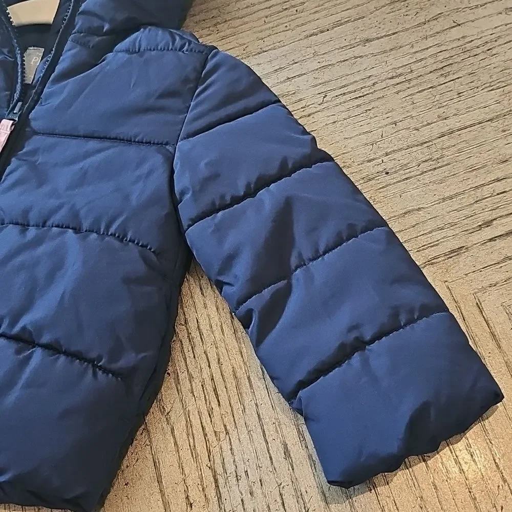 Place navy hooded